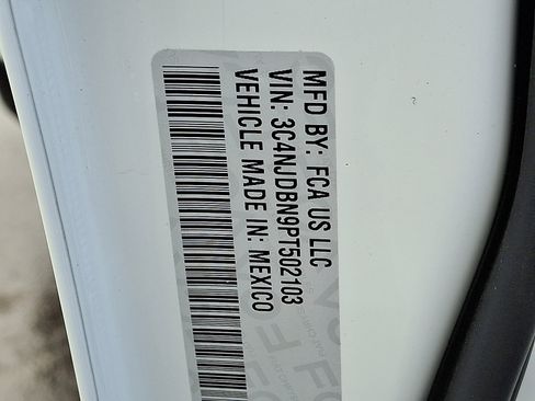 Certified 2023 Jeep Compass Latitude w/ Convenience Group image 28