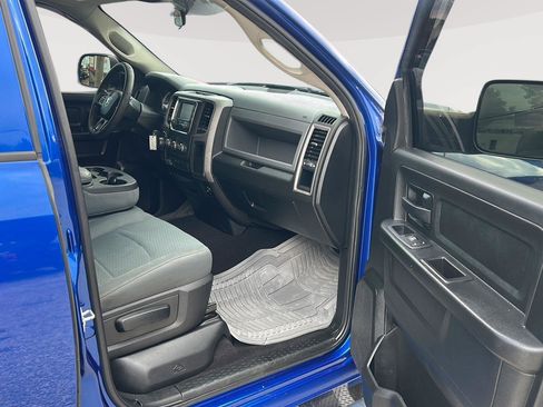 Used 2019 RAM 1500 Express w/ Express Value Package AWD/4WD image 15