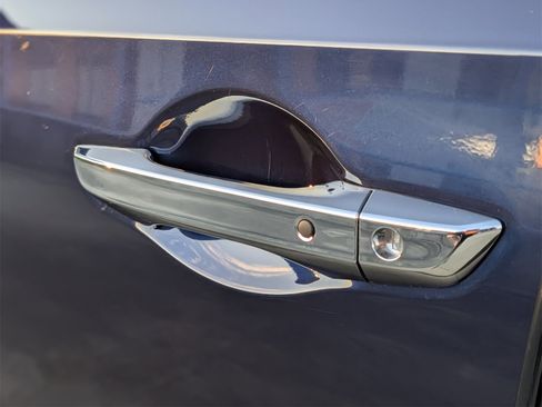 Used 2023 Honda Odyssey Elite image 11