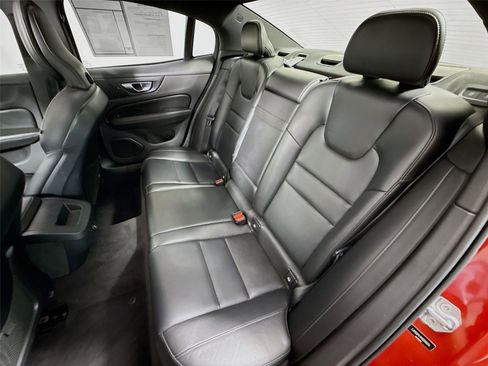 Used 2019 Volvo S60 T5 Momentum w/ Premium Package FWD image 21