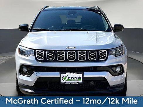Used 2025 Jeep Compass Limited AWD/4WD image 2