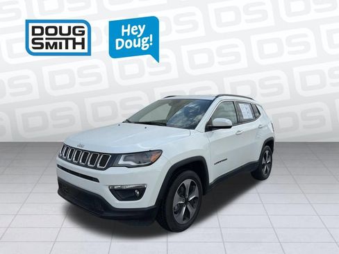 Used 2017 Jeep Compass Latitude w/ Popular Equipment Group AWD/4WD image 1
