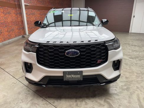 Used 2025 Ford Explorer ST w/ Sun And Sound Package AWD/4WD image 7