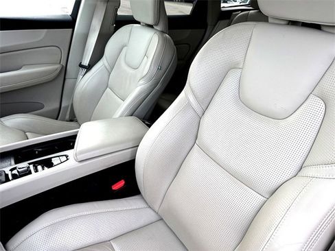 Used 2021 Volvo XC60 T5 Inscription w/ Advanced Package image 13