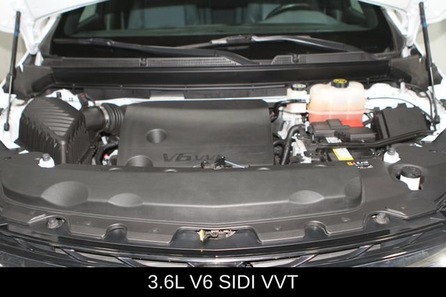 Used 2023 Buick Enclave Essence w/ Experience Buick Package FWD image 3