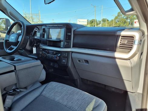 Used 2024 Ford F350 XLT image 12