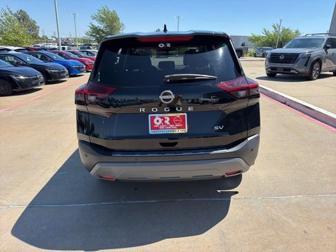Used 2023 Nissan Rogue SV FWD image 4