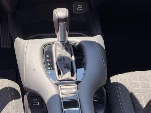 Used 2023 Honda HR-V LX image 18