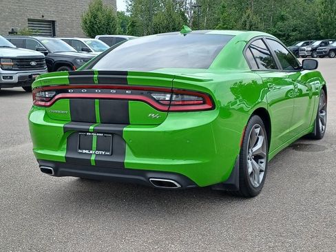 Used 2017 Dodge Charger R/T w/ Plus Group RWD image 4