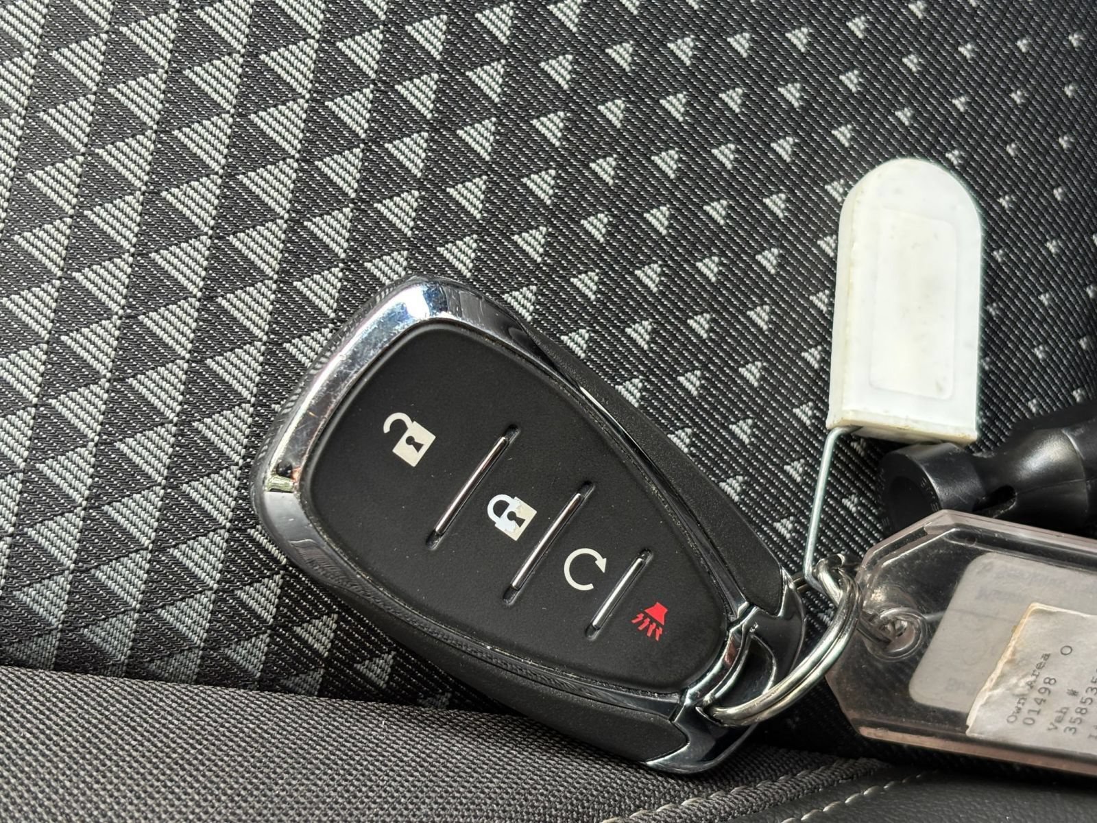 Used 2025 Chevrolet Trax LT FWD image 26