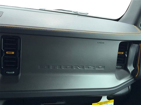 Used 2024 Ford Bronco Badlands image 19