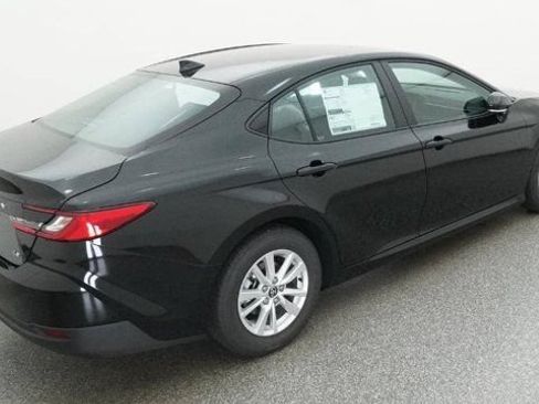 New 2026 Toyota Camry Hybrid FWD image 8