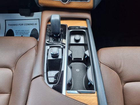 Certified 2023 Volvo XC90 B6 Plus w/ Protection Package AWD/4WD image 32