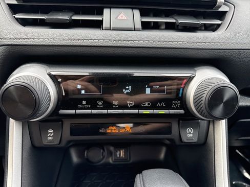 Used 2025 Toyota RAV4 LE image 18