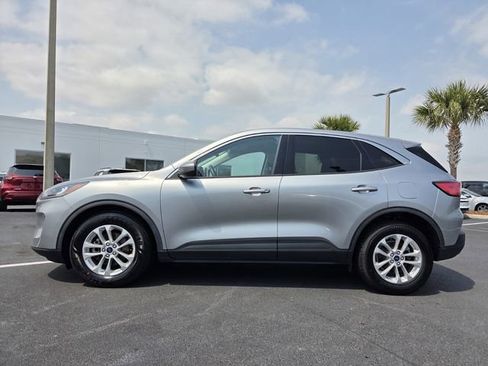 Used 2021 Ford Escape SE image 3