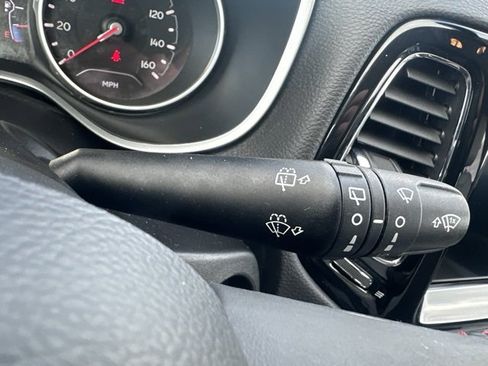 Used 2018 Jeep Compass Limited image 23