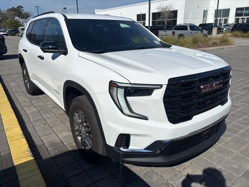 Used 2025 GMC Acadia Elevation image 5