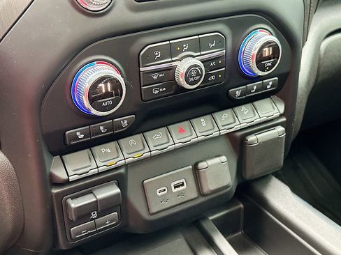 Used 2019 GMC Sierra 1500 AT4 w/ AT4 Premium Package AWD/4WD image 14