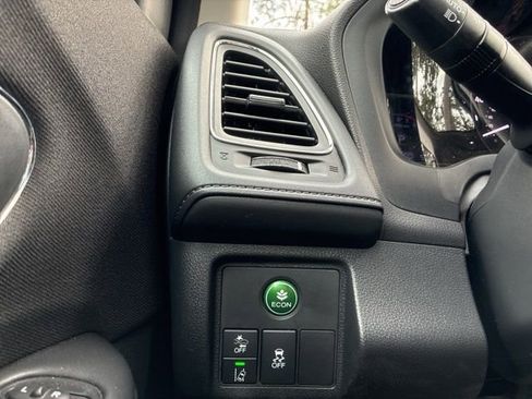 Used 2021 Honda HR-V EX image 26