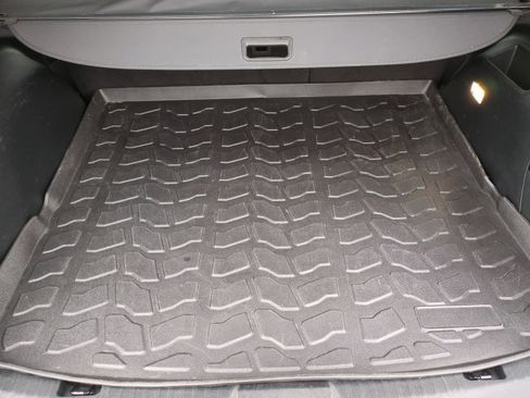 Used 2018 Ford Edge SEL w/ Equipment Group 201A image 40