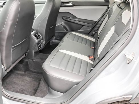 Certified 2023 Volkswagen Taos SEL AWD/4WD image 32