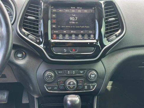 Used 2019 Jeep Cherokee Limited image 13