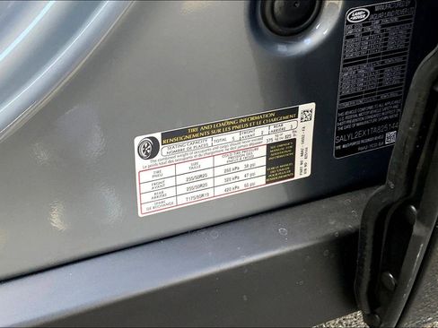 New 2026 Land Rover Range Rover Velar Dynamic SE image 14