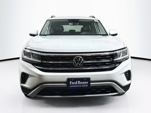 Certified 2023 Volkswagen Atlas SE w/ Black Wheel Package AWD/4WD image 2