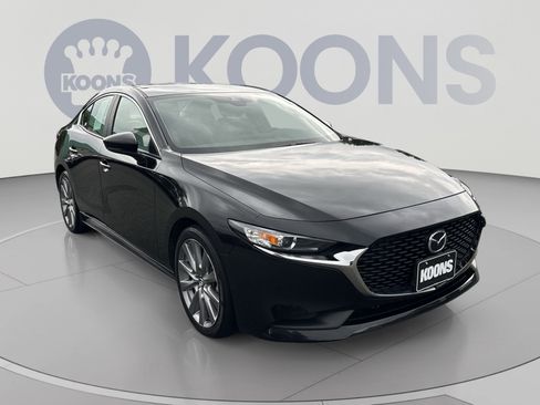 Used 2023 MAZDA MAZDA3 s FWD image 2