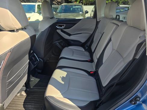 Used 2019 Subaru Forester Limited AWD/4WD image 17