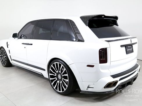 Used 2024 Rolls-Royce Cullinan AWD/4WD image 8