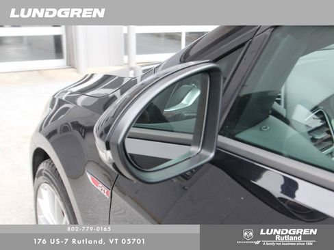 Used 2017 Volkswagen Golf 4-Door image 44