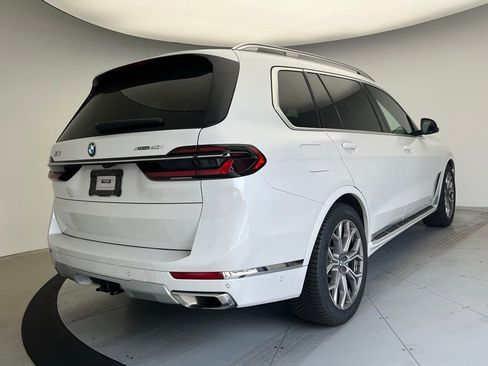 Used 2023 BMW X7 xDrive40i w/ Premium Package image 3