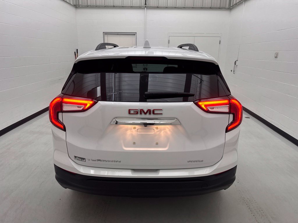Used 2023 GMC Terrain SLE w/ Driver Convenience Package AWD/4WD image 5
