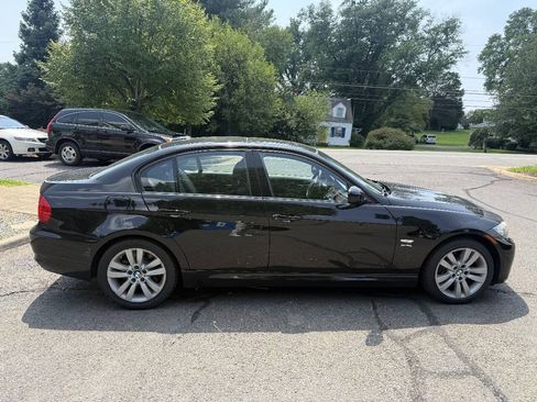 Used 2011 BMW 335i xDrive Sedan AWD/4WD image 10