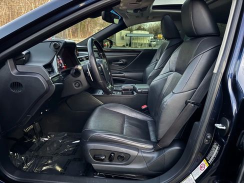 Used 2019 Lexus ES 300h w/ Premium Package image 21