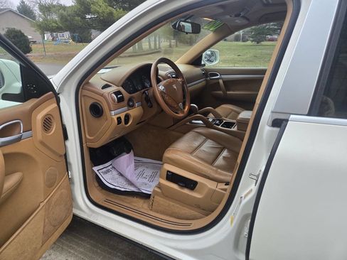 Used 2008 Porsche Cayenne Tiptronic AWD 4dr SUV image 10
