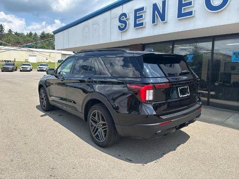 Certified 2025 Ford Explorer ST-Line w/ Premium Package AWD/4WD image 4