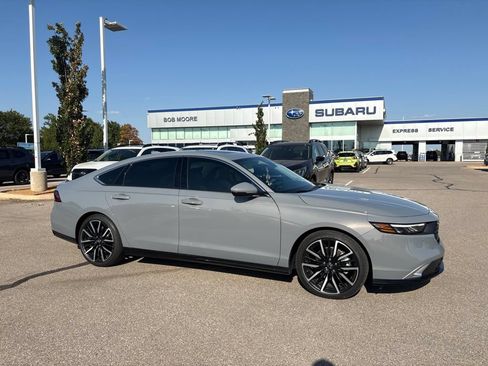Used 2025 Honda Accord Touring image 1