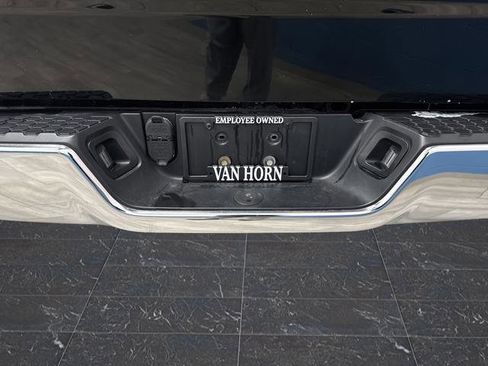 Used 2022 RAM 1500 Classic SLT image 31