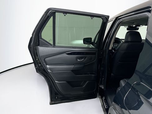 Used 2025 Honda Pilot EX-L image 26