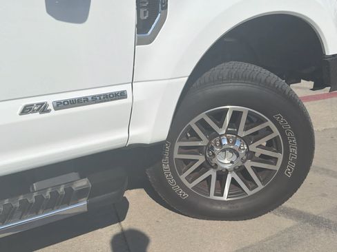 Used 2019 Ford F250 Lariat w/ Lariat Ultimate Package AWD/4WD image 5