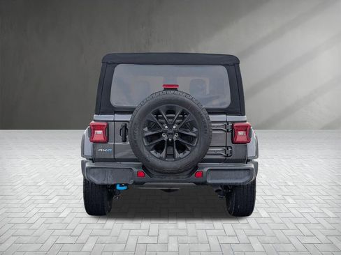 Used 2024 Jeep Wrangler Unlimited Sahara image 8