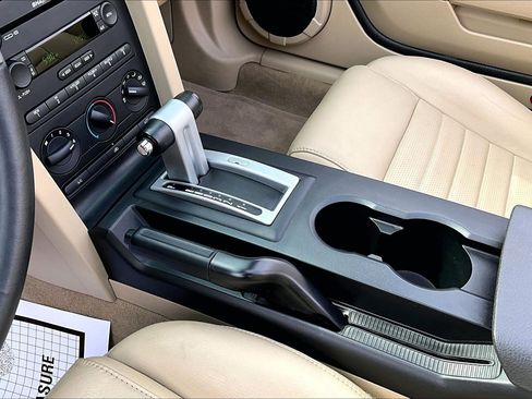 Used 2006 Ford Mustang GT Premium image 15