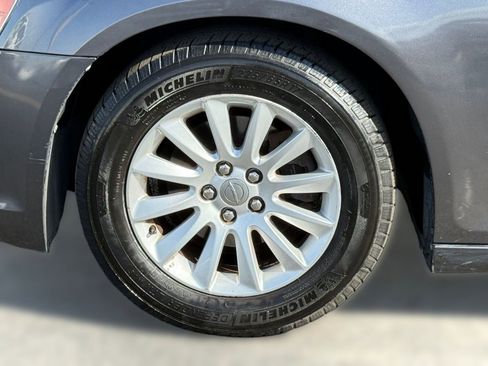 Used 2013 Chrysler 300 w/ Driver Convenience Group image 12