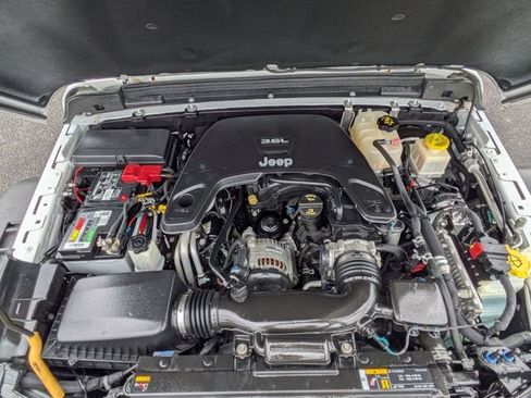 Used 2021 Jeep Gladiator Sport AWD/4WD image 32