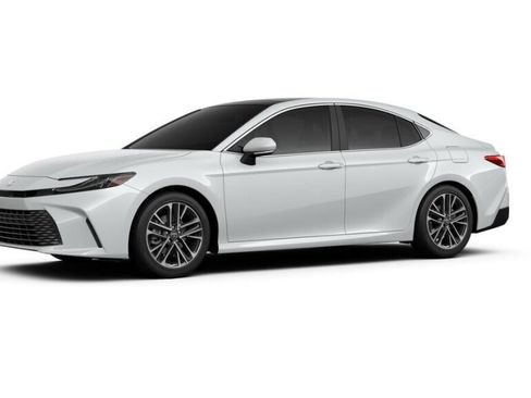 Used 2026 Toyota Camry XLE image 2