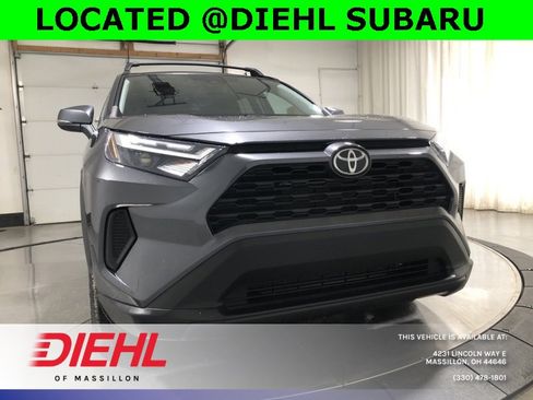 Used 2022 Toyota RAV4 XLE w/ Convenience Package image 2