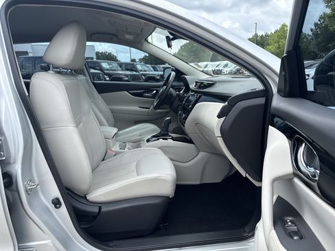 Used 2021 Nissan Rogue Sport SL FWD image 20