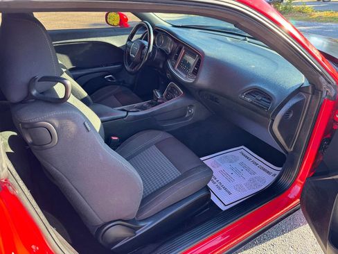 Used 2020 Dodge Challenger SXT image 13